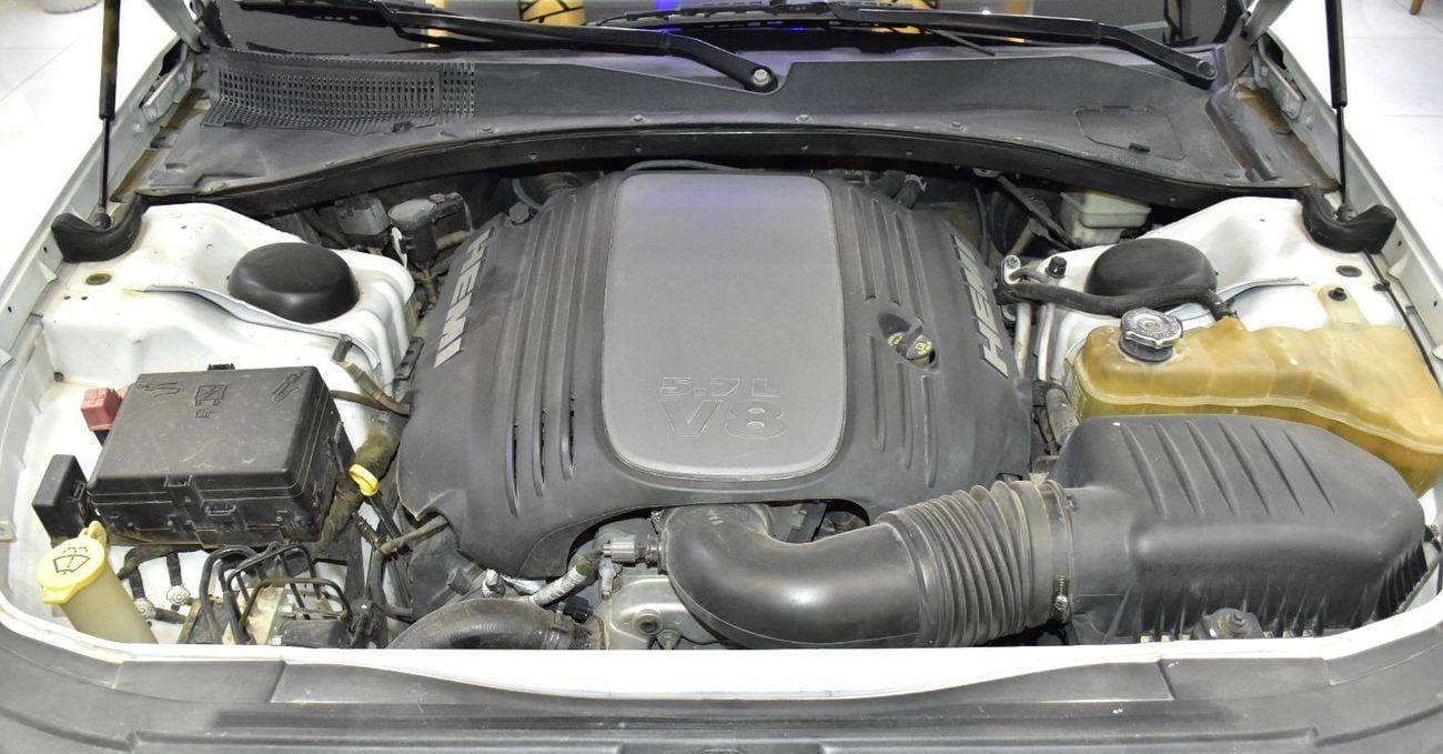 Chrysler 300C EXCELLENT DEAL for our Chrysler 300c ( 2014 Model ) in White Color GCC Specs