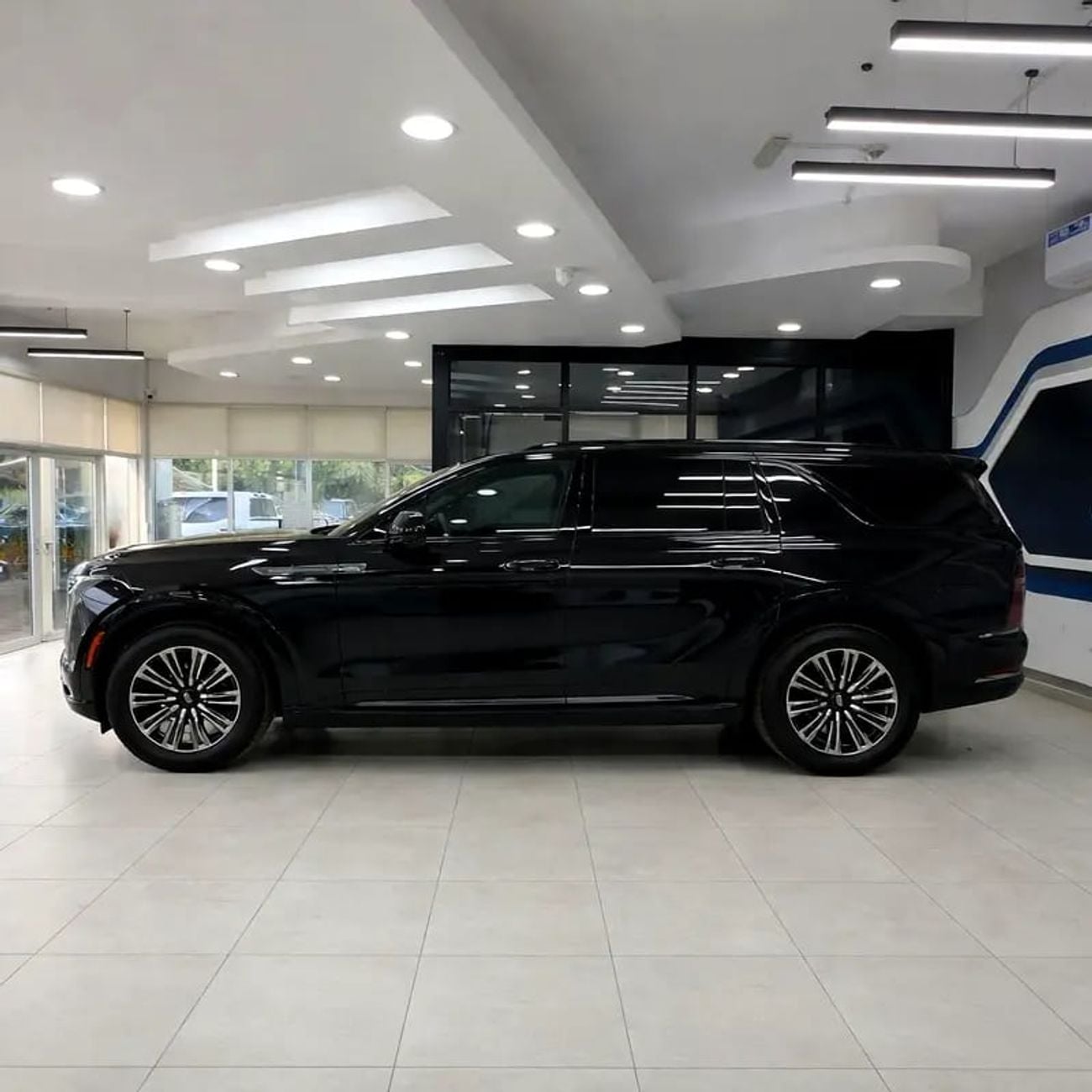 كاديلاك إسكالاد IQL - 1000E4