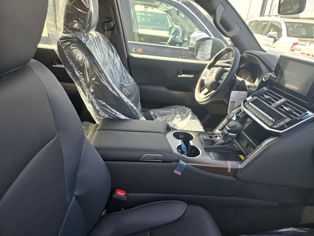 تويوتا لاند كروزر Toyota Land Cruiser LC300 2026 – جميع الفئات متوفرة | 4.0 و 3.5 بنزين | صفر كم