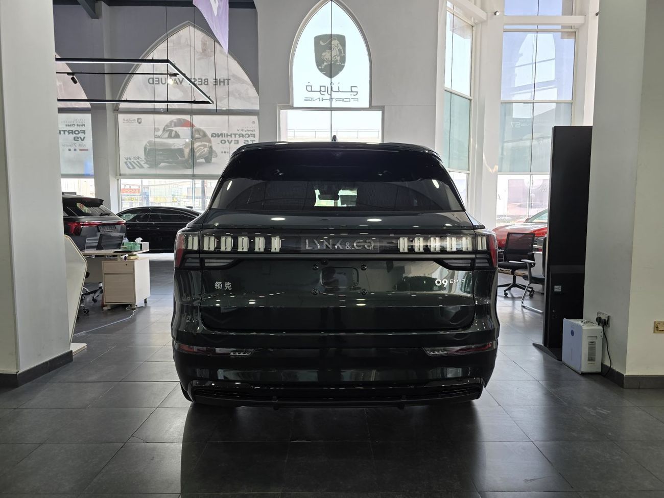Lynk & Co 09 2025 LYNK-CO 09 EMP 1430KM RANGE 7 SEATS