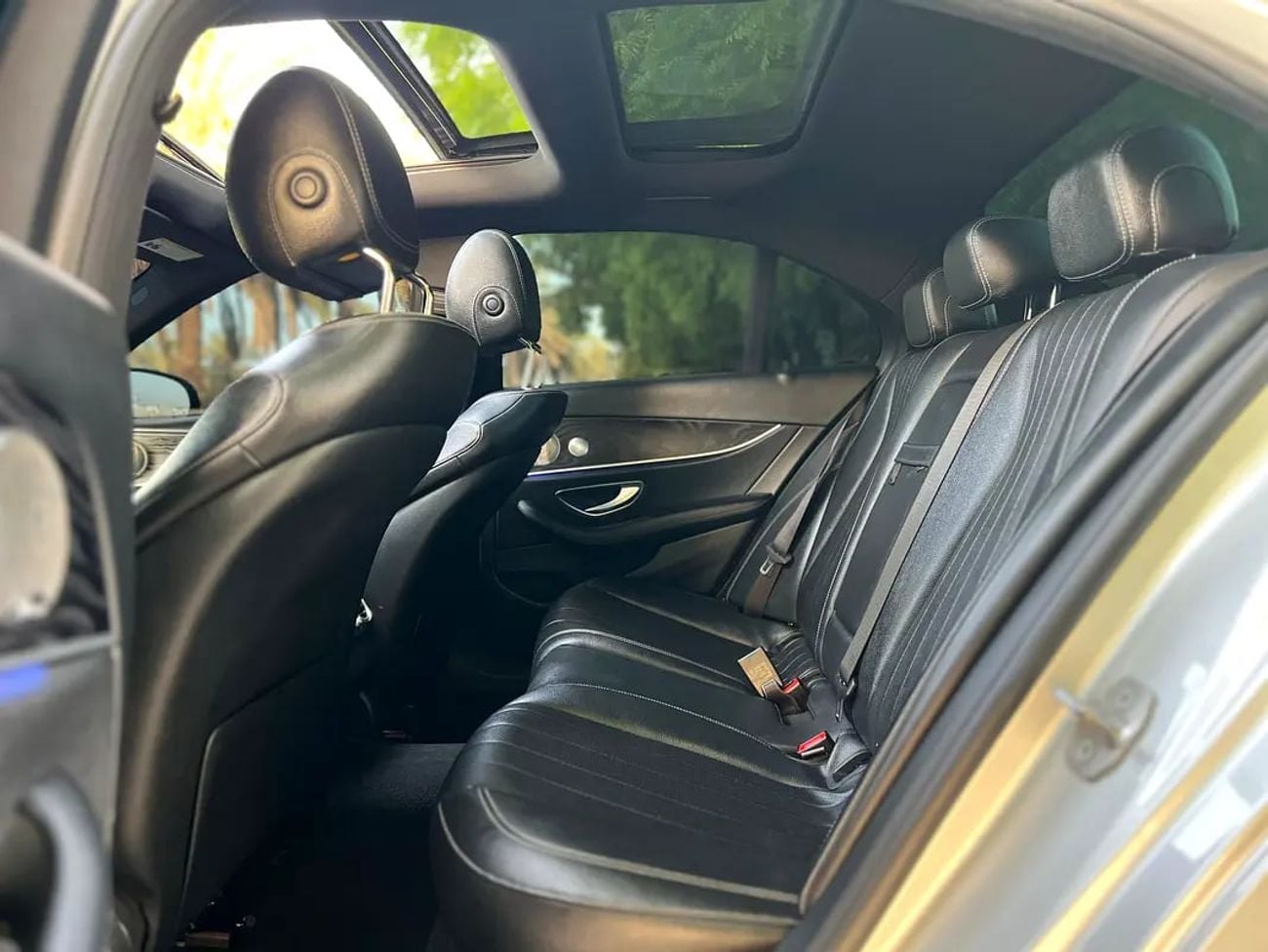 Mercedes Benz E300 E 300 - Premium Luxury Sedan