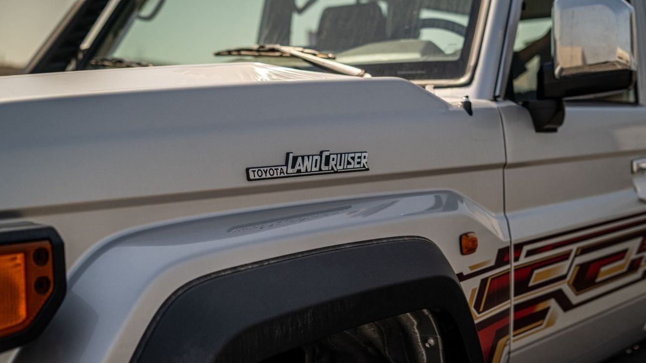 Toyota Land Cruiser 70 76 2.8L Turbo-Diesel AT 2025YM