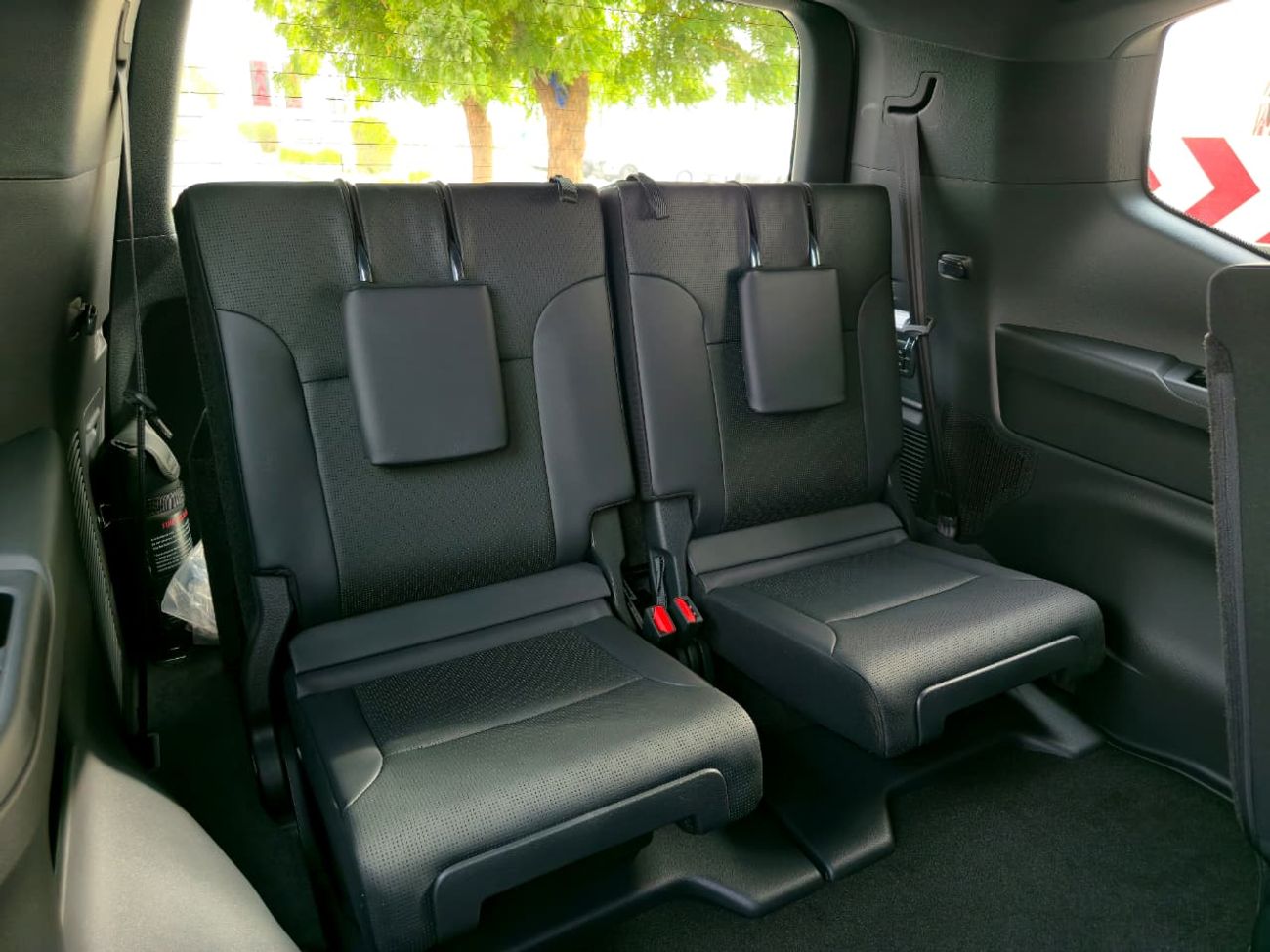 Toyota Land Cruiser LC300 VX 4.0 - HIGH OPTIONS - MEMORY SEAT - JBL SOUND SYSTEM - RADAR - 2025 MODEL - BLACK INSIDE BLA