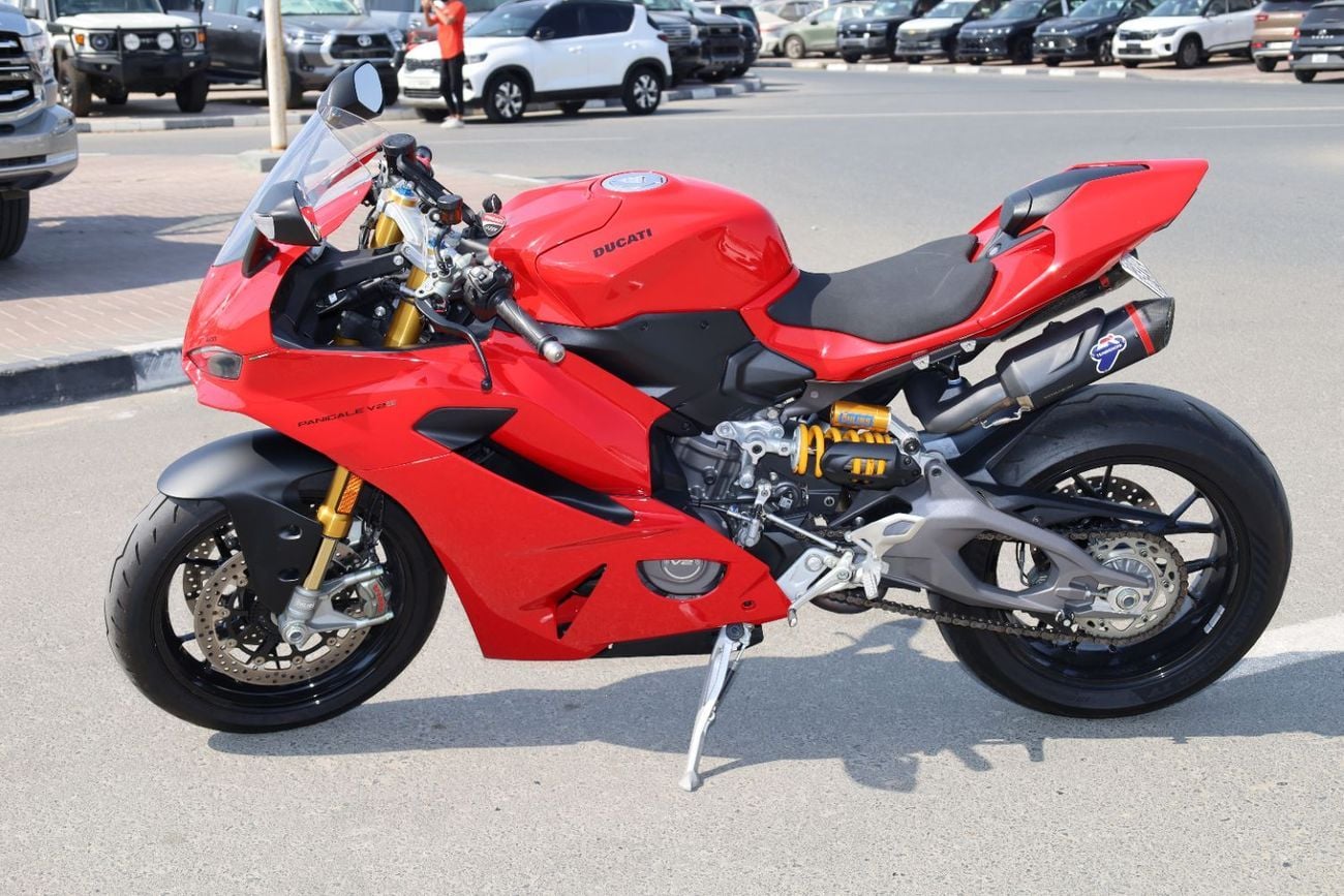Ducati Panigale V4 S Pristine 2025 Ducati Panigale V2S | GCC | Under Warranty  Experience the peak of Italian performance