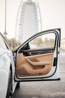 Porsche Panamera Turbo 4.0L AWD