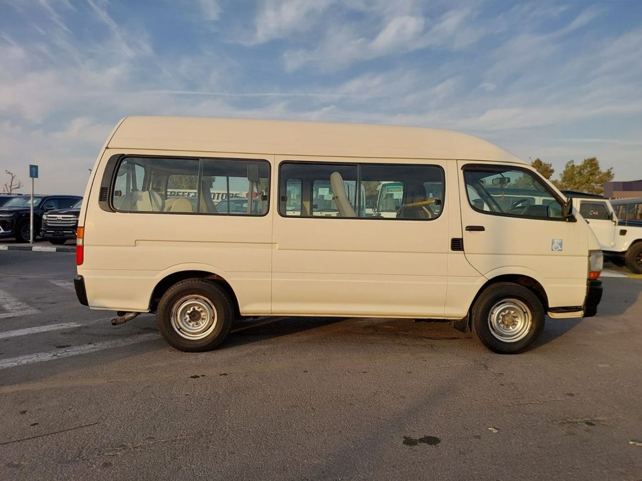 تويوتا هاياس TOYOTA HIACE COMMUTER VAN RHD 2003 MODEL 3.0 L DIESEL AUTOMATIC(PM03773)