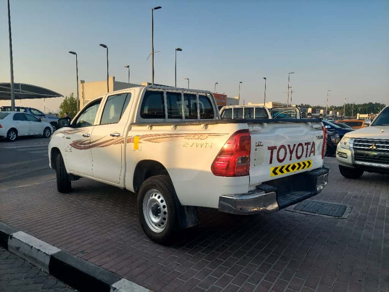 Toyota Hilux DC 2.7L 4WD PETROL AUTOMATIC TRANSMISSION
