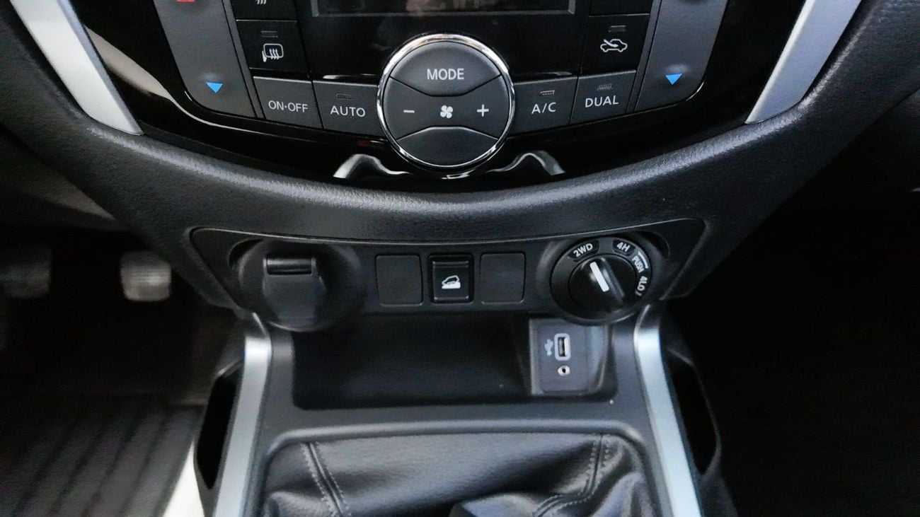 نيسان نافارا Nissan Navara 2.5L 4X4 MT 2025