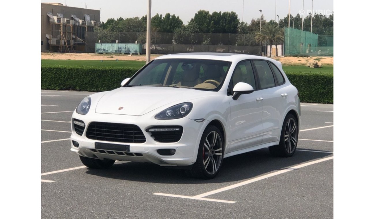 Porsche Cayenne GTS MODEL 2013 GCC CAR PERFECT CONDITION INSIDE AND OUTSIDE FULL ano roof leather seats