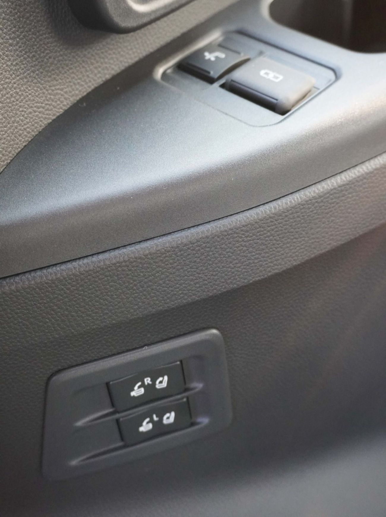 Toyota Land Cruiser 3.5T VXR Hybrid