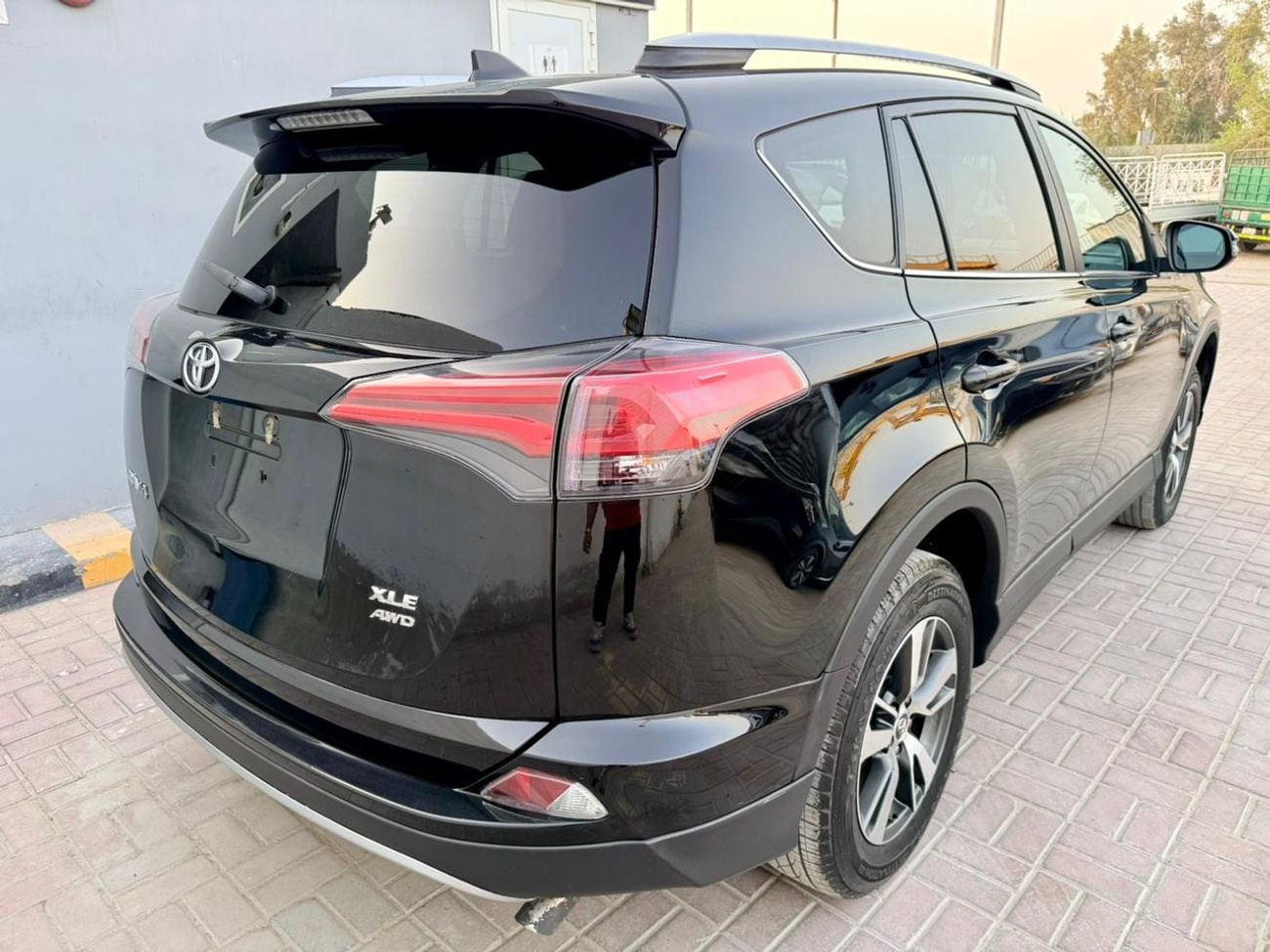 Toyota RAV4 2018 Toyota Rav4 XLE  ADVENTURE 4x4 AWD Full Option