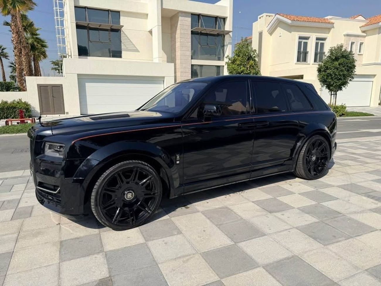 Rolls-Royce Cullinan 6.7L Twin-Turbo (563 HP) Black Badge