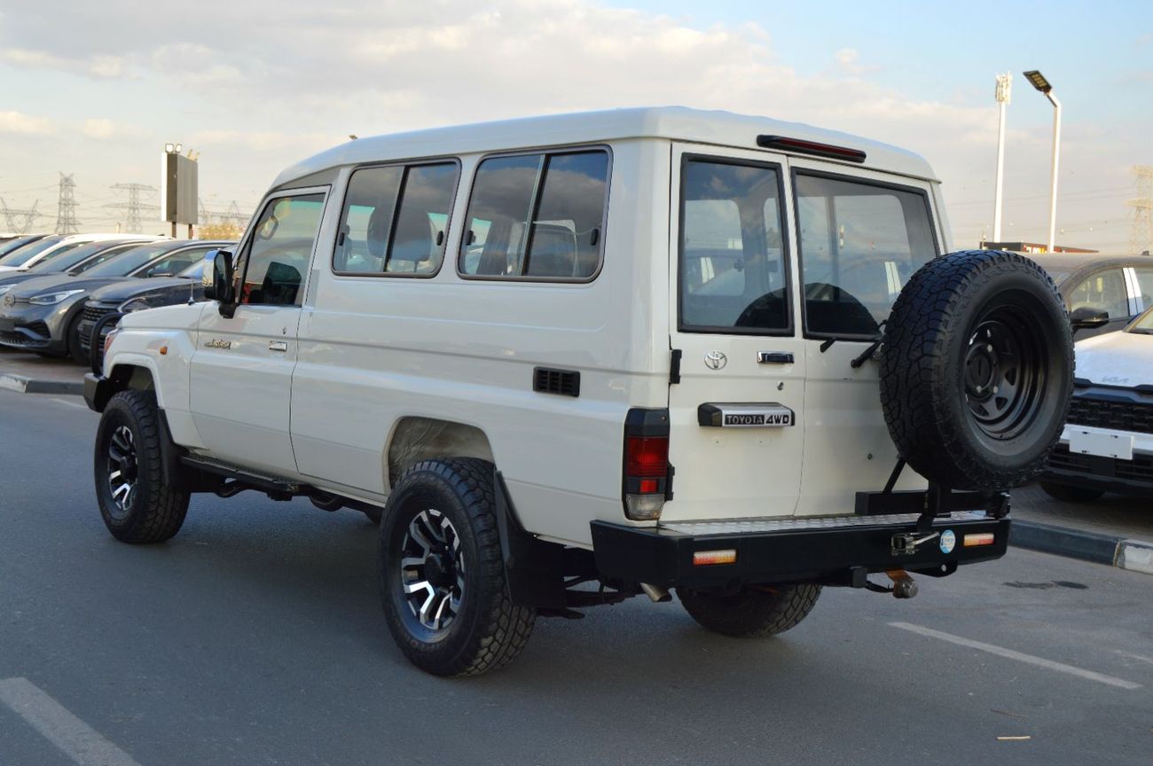 Toyota Land Cruiser *Hard Top*  Right Hand Drive  Model: 2016 Engine:  V8/ 4500 CC Doors: 3 Seats: 10