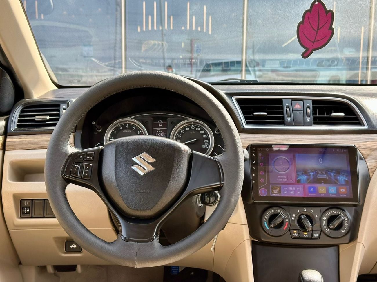 سوزوكي سياز 470-Monthly l GCC l Camera, GPS l Accident Free