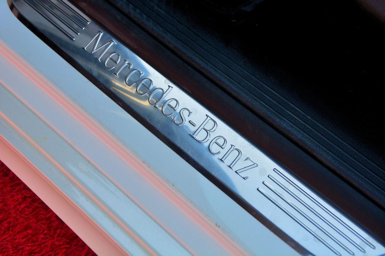مرسيدس بنز E300 AMG Premium + 2.0L