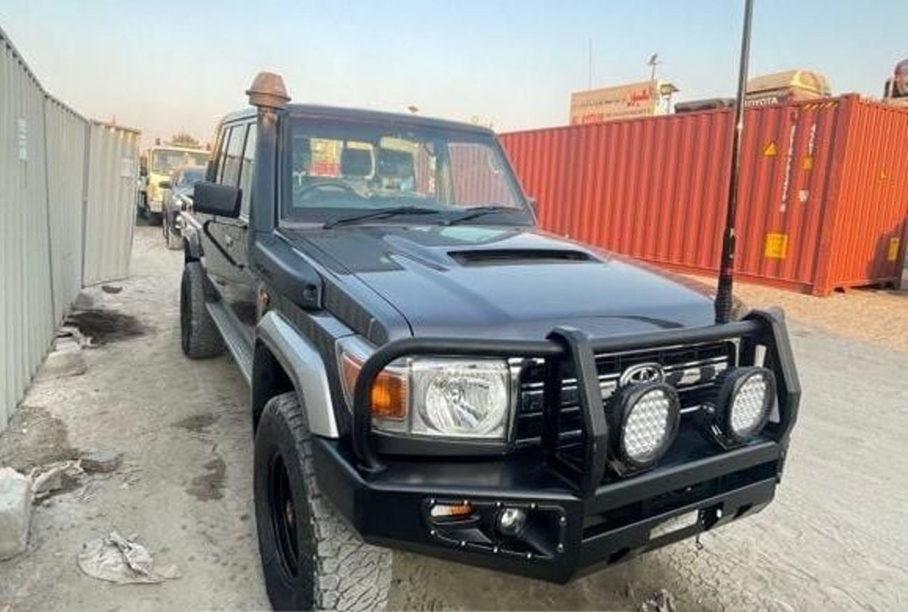 Toyota Land Cruiser Pick Up DIESEL 4.5 LITER ,RIGHT HAND DRIVE ,ONLY FOR EXPORT AVAILABLE