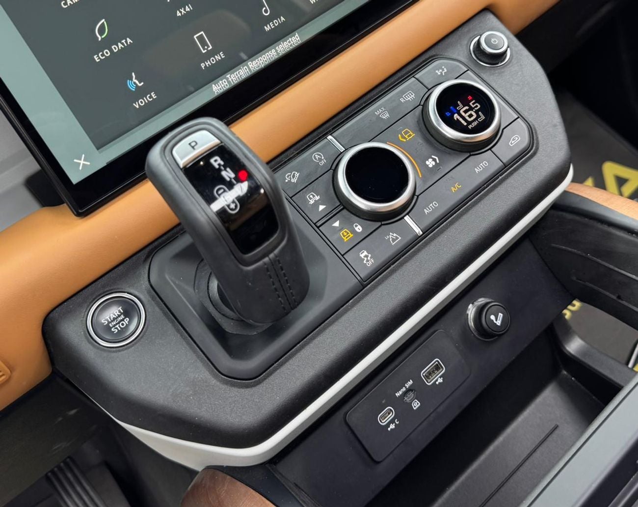 Land Rover Defender 2024 Land Rover Defender 110 HSE P400, 2029 LR Warranty, Full LR Service History, Low Km, GCC