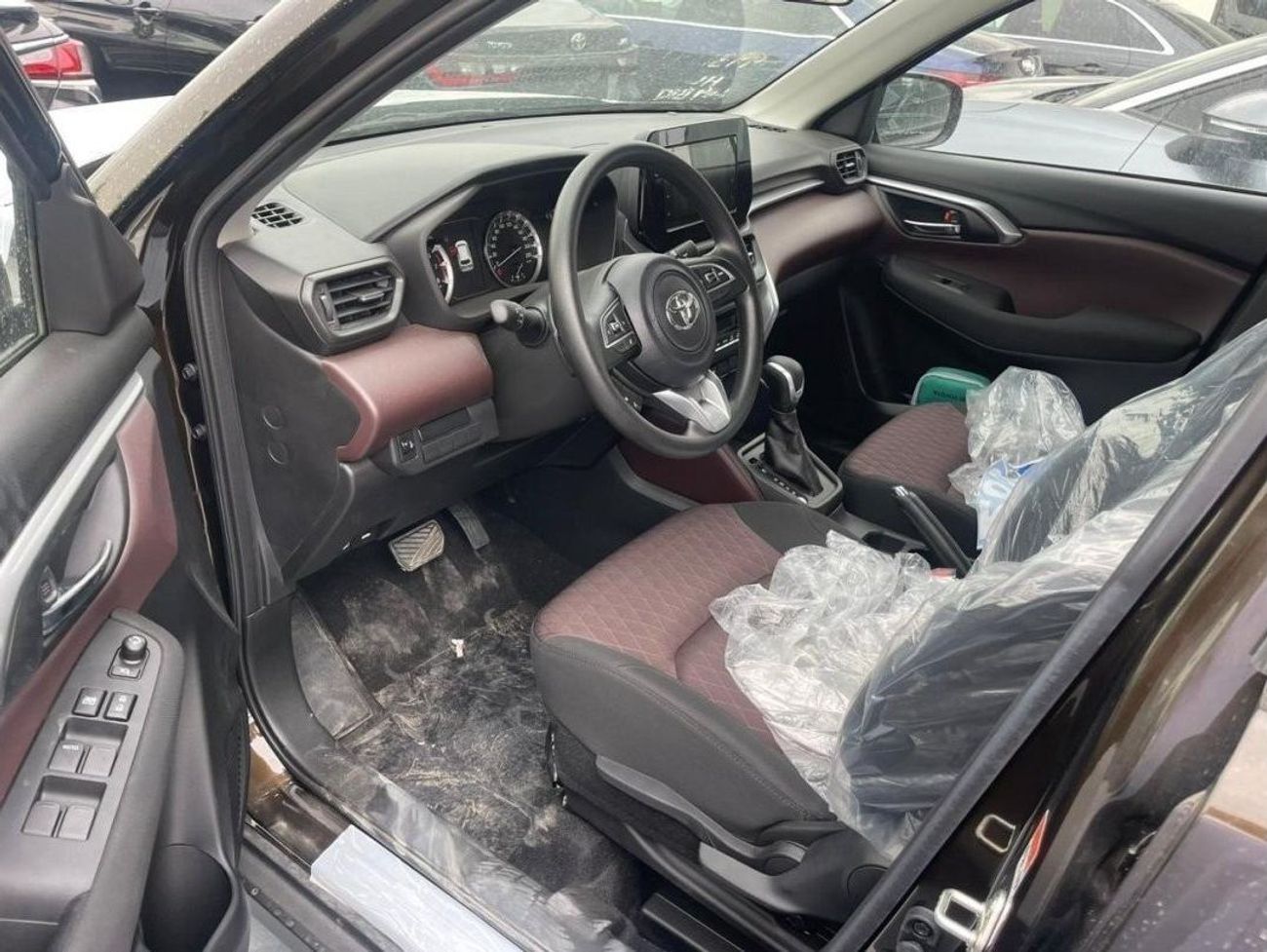 تويوتا أوربان كروزر 2025 Toyota Urban 1.5L AT Petrol Zero KM Without Sunroof