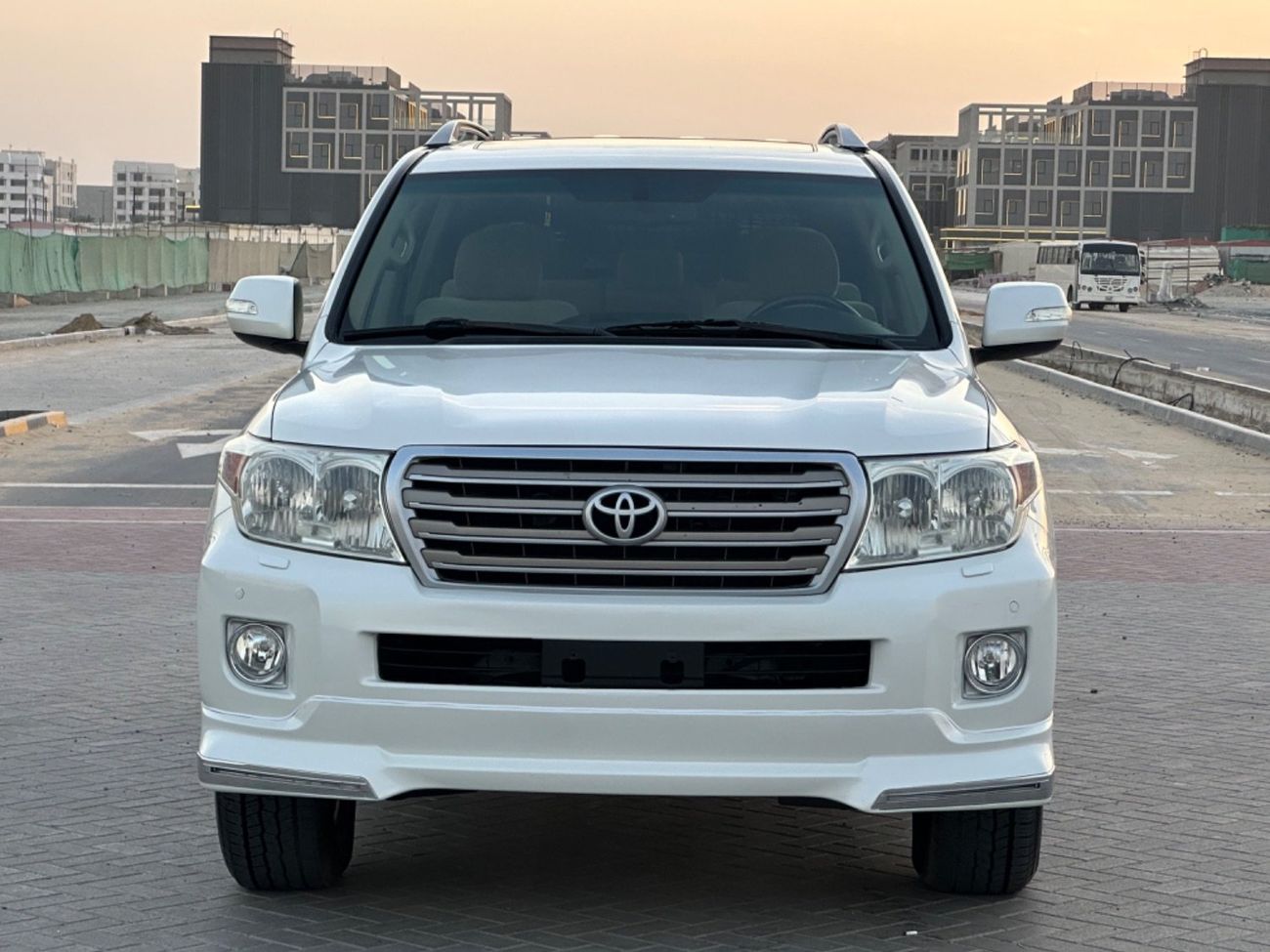 Toyota Land Cruiser MODEL 2010 GCC CAR PERFECT CONDITION INSIDE AND OUTSIDE FULL OPTION SUN ROOF LEATHER SEATS