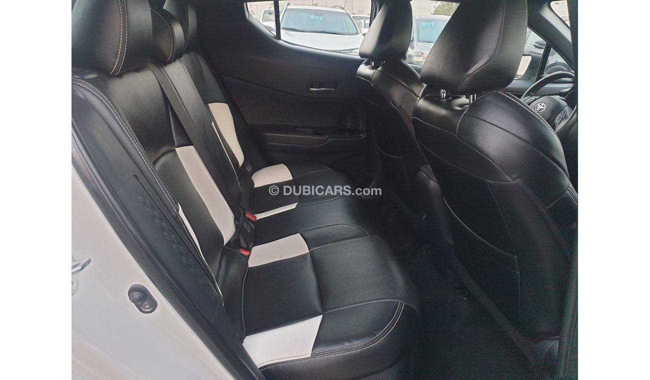 تويوتا CHR 2018 TOYOTA C-HR