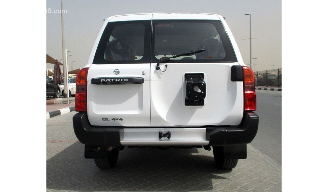 نيسان باترول سفاري Y61 3.0L Diesel GL Manual