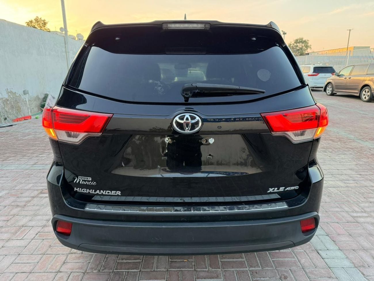 تويوتا هايلاندر 2018 TOYOTA HIGHLANDER XLE 4X4 AWD FULL OPTION  READY Black 5TDJZRFH6JS486422