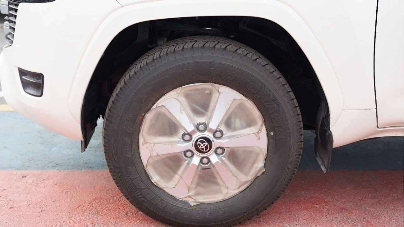 تويوتا لاند كروزر تويوتا لاند كروزر 300 -E 3.3L ديزل 2023