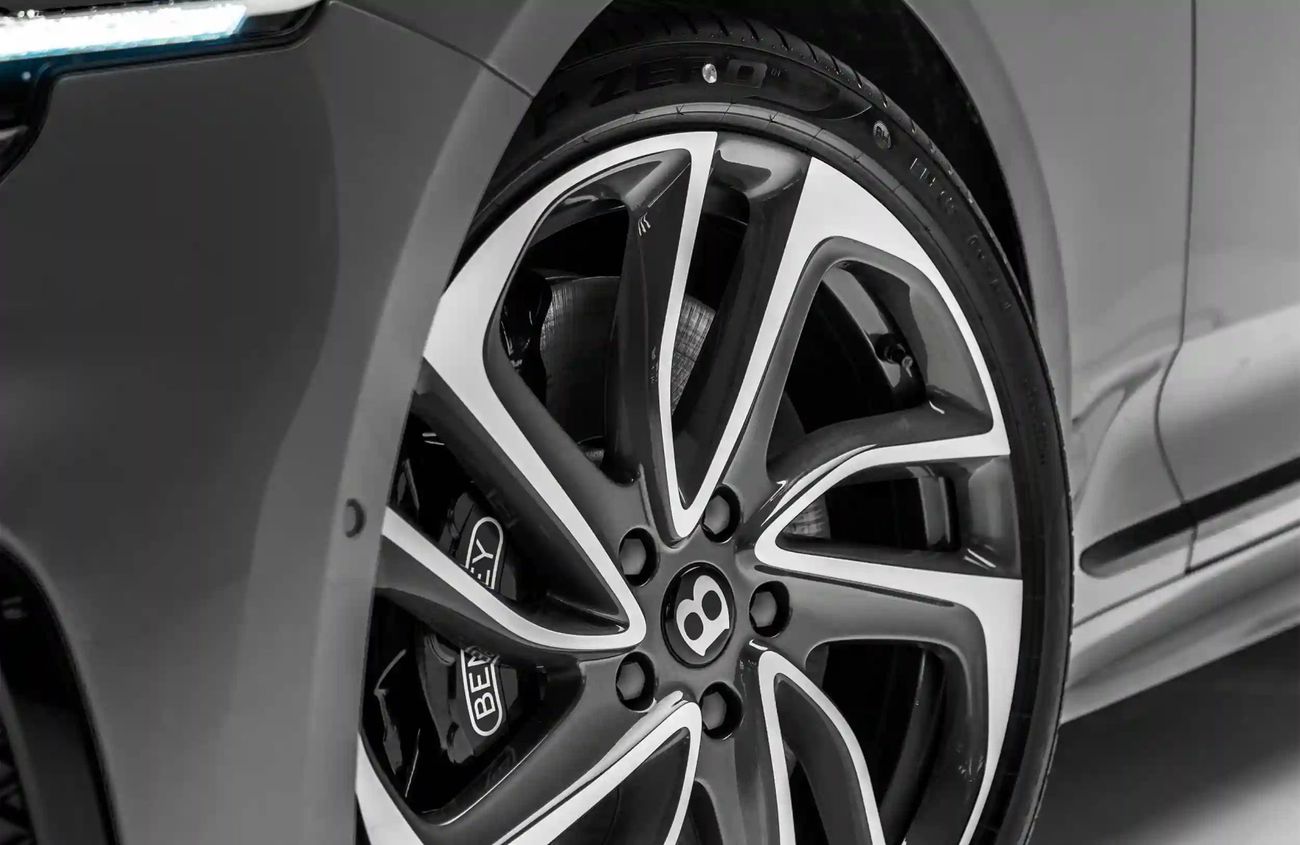 بنتلي كونتيننتال 4.4L V-8 Twin-Turbocharged Engine