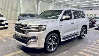 Toyota Land Cruiser GXR 4.0L GXR 5.7L warranty one year bank financie available