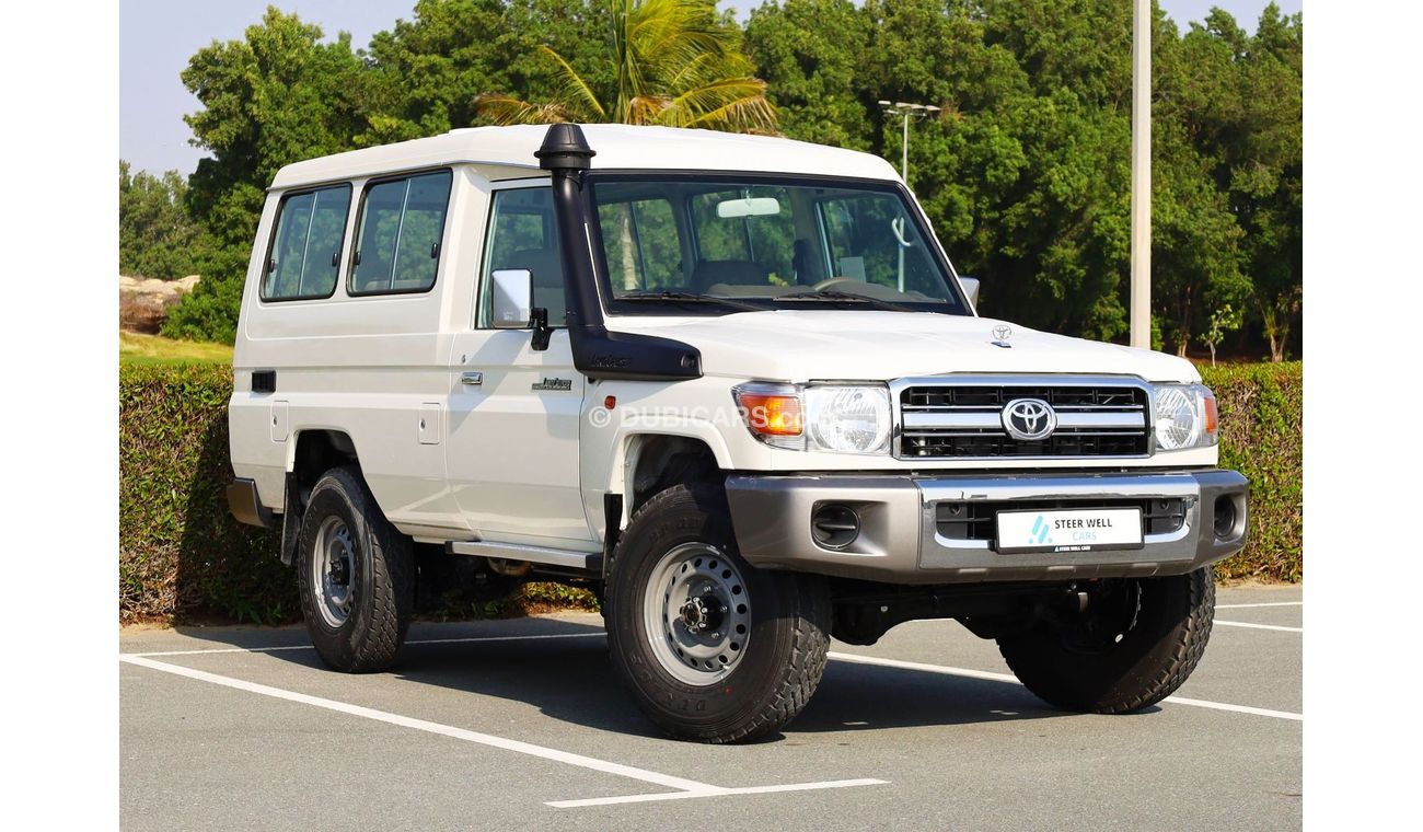 Toyota Land Cruiser 70 70 Series | 4x4, V6, 4.0L, 3Door | GCC