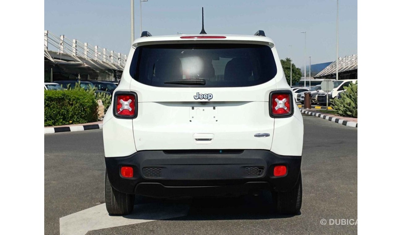 Jeep Renegade LATITUDE // LEATHER SEATS WITH LOW MILEAGE (LOT # 39541)