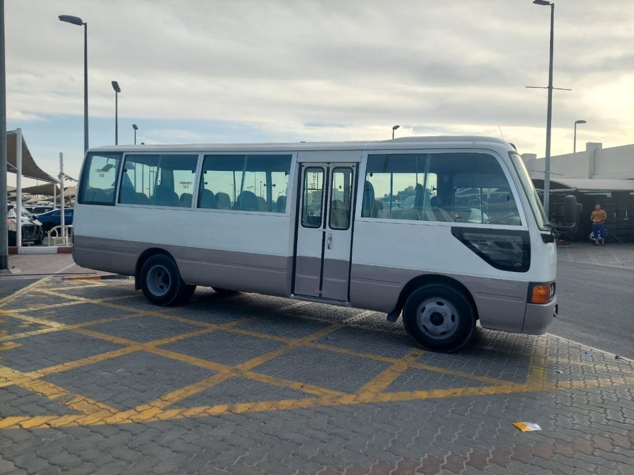 Toyota Coaster 4.2L DIESEL 22 SEATER MANUAL TRANSMISSION
