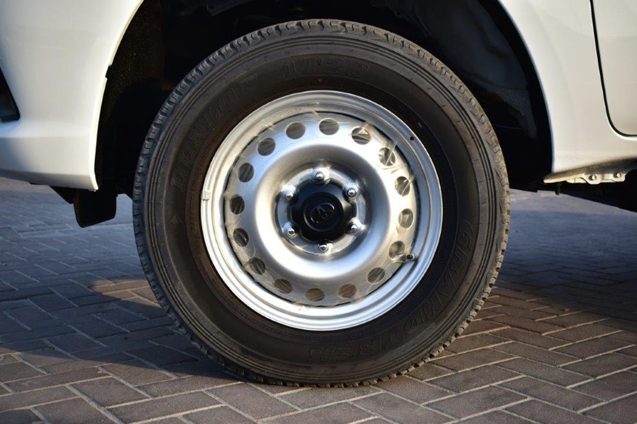 Toyota Hilux GL 2.4L Double Cab Utility