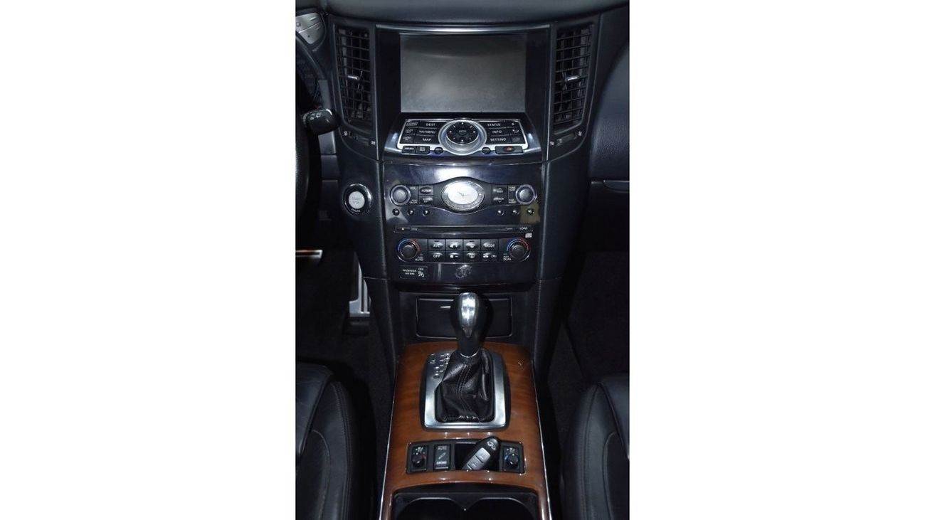 Infiniti FX50 EXCELLENT DEAL for our Infiniti FX50 S ( 2009 Model ) in Black Color GCC Specs