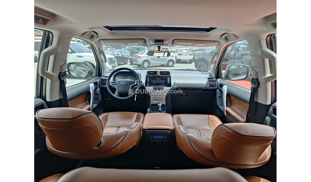 Toyota Prado VXR / V4 / 2.7L /  GCC / RTA PASS / NON ACCIDENT / ORIGINAL MILEAGE/  (LOT # 10676)