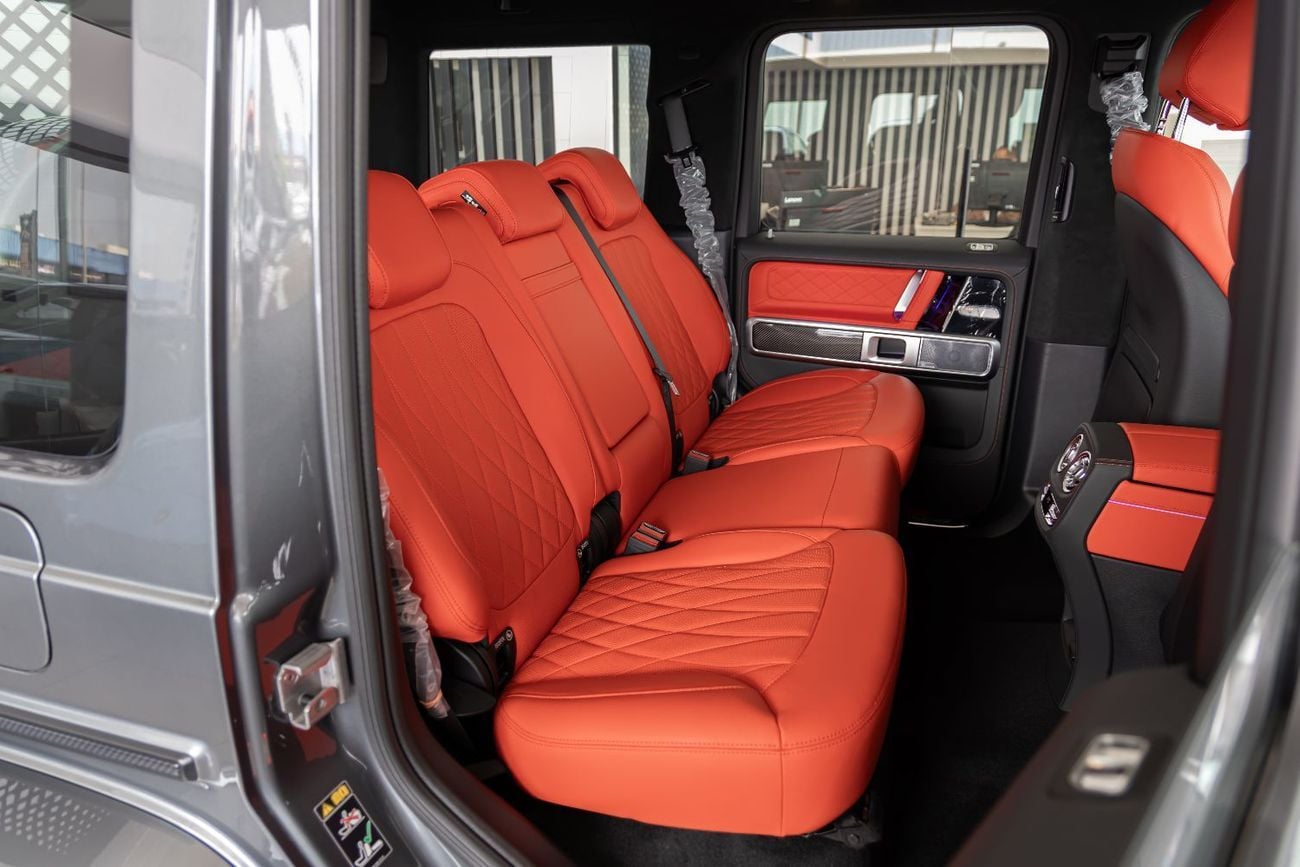 Mercedes-Benz G 63 AMG Double Night Pack|Fully Loaded|2026 Fully Cardbon Fiber |Gargash Auto Warranty PERFOMANCE PACKAGE