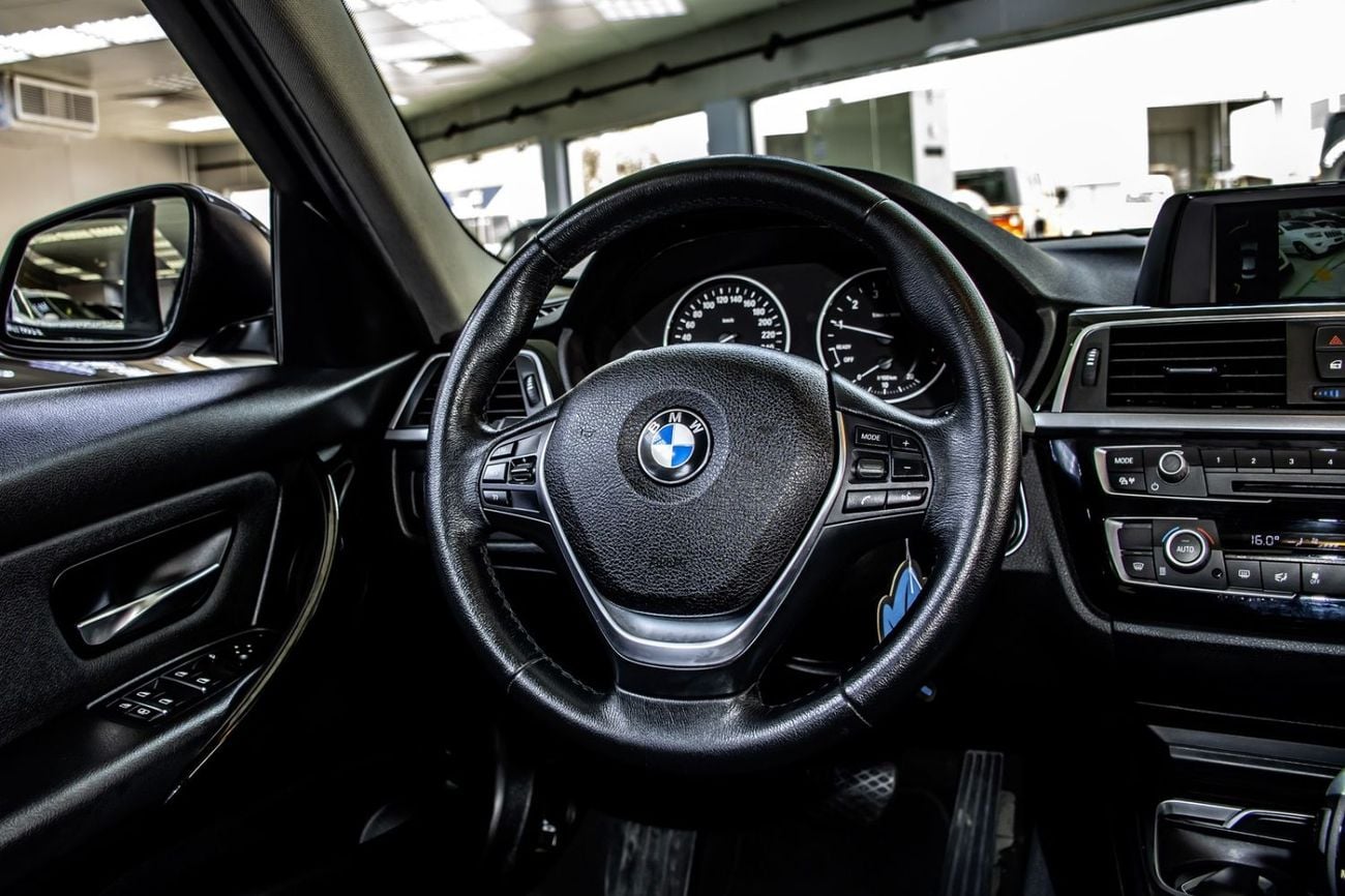 بي أم دبليو 318i EXCLUSIVE BMW 3 Series 318 2018 مواصفات خليجية
