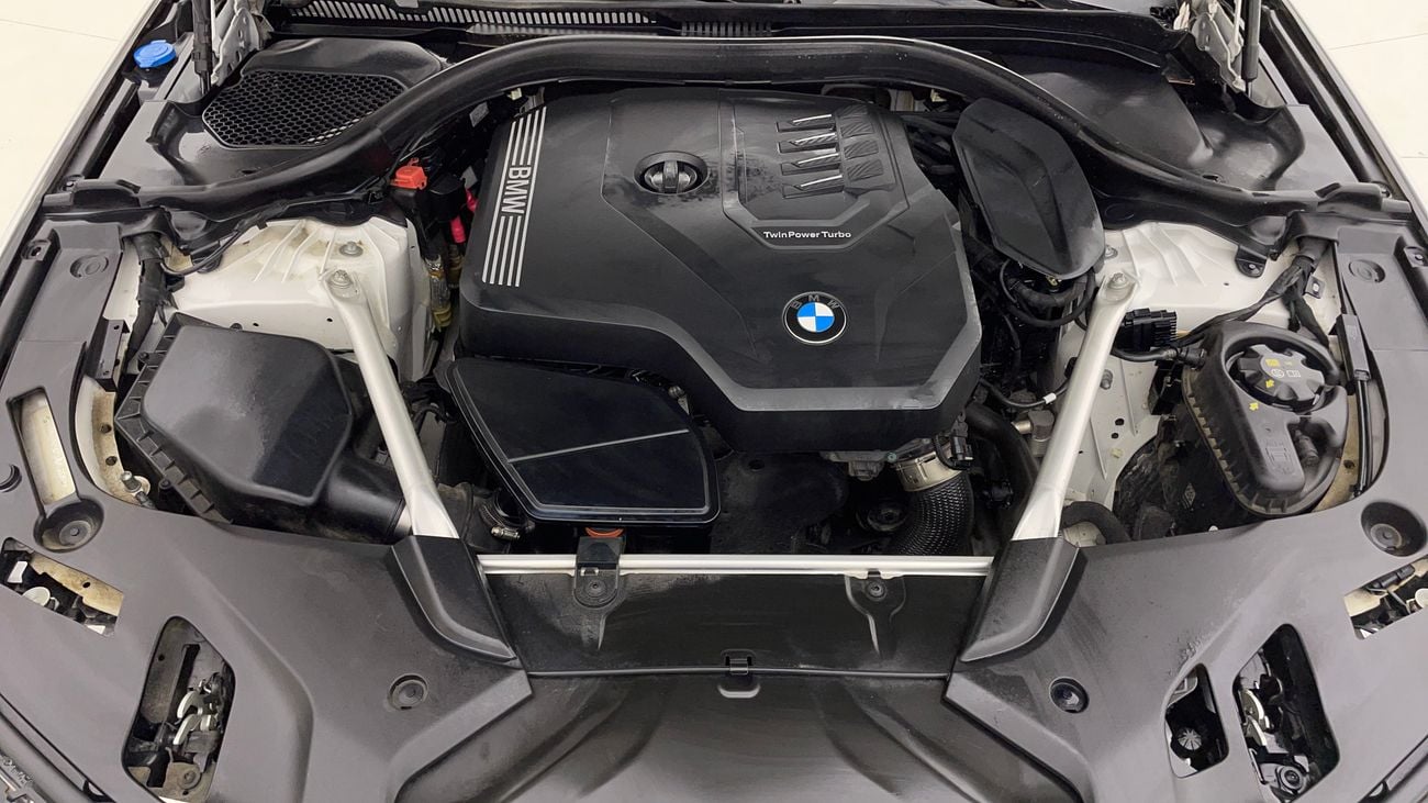 بي أم دبليو 520i JOY EDITION 2 | بدون دفعة مقدمة | اختبار القيادة في المنزل