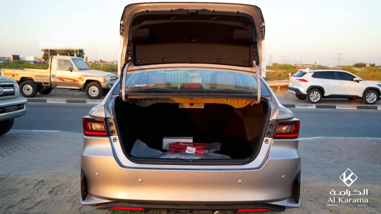 تويوتا يارس 1.3 لتر - تحكم مناخي | عجلات معدنية | كاميرا خلفية | نظام صوتي بشاشة لمس