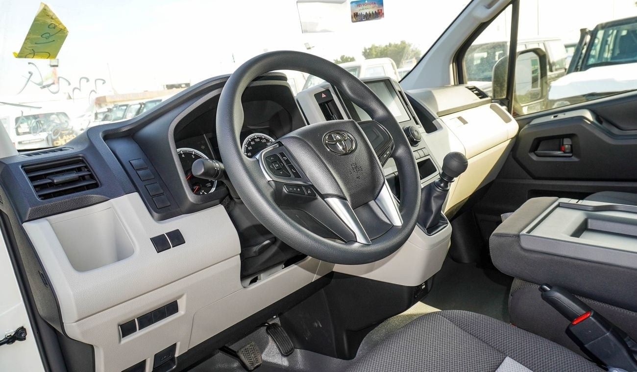 Toyota Hiace 3.5L V6 M/T