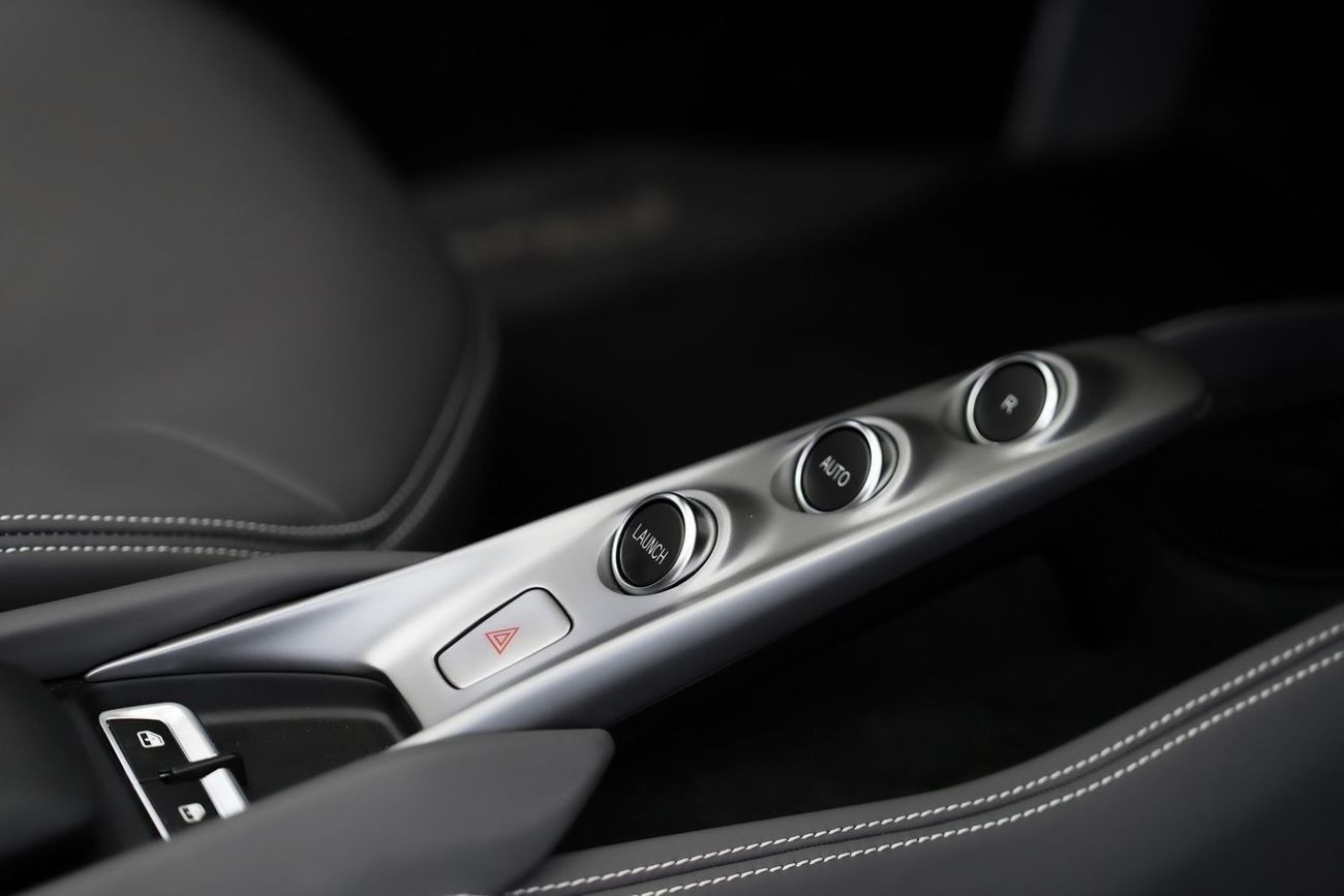 Ferrari F8 Spider 3.9T V8