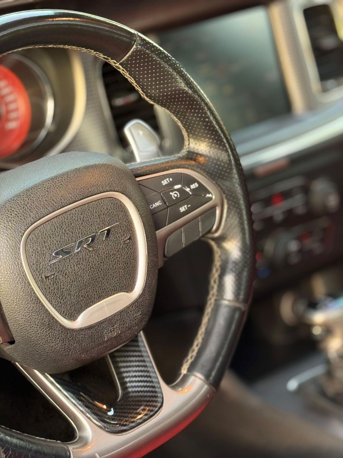 Dodge Charger SRT Hellcat 6.2L (707 HP)