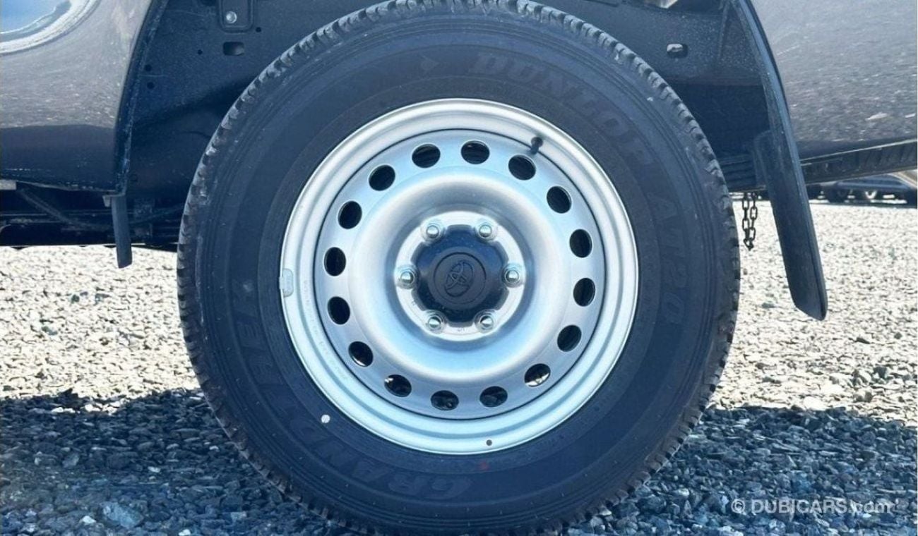 تويوتا هيلوكس Toyota Hilux 2.4L 2024 basic option V4 WITH WINDOWS POWER