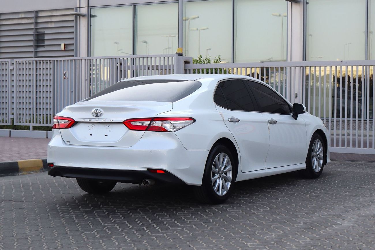 تويوتا كامري SE 2.5L (181 HP)