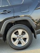 Toyota RAV4 XLE 4WD Full Option Sunroof, push start leather seats