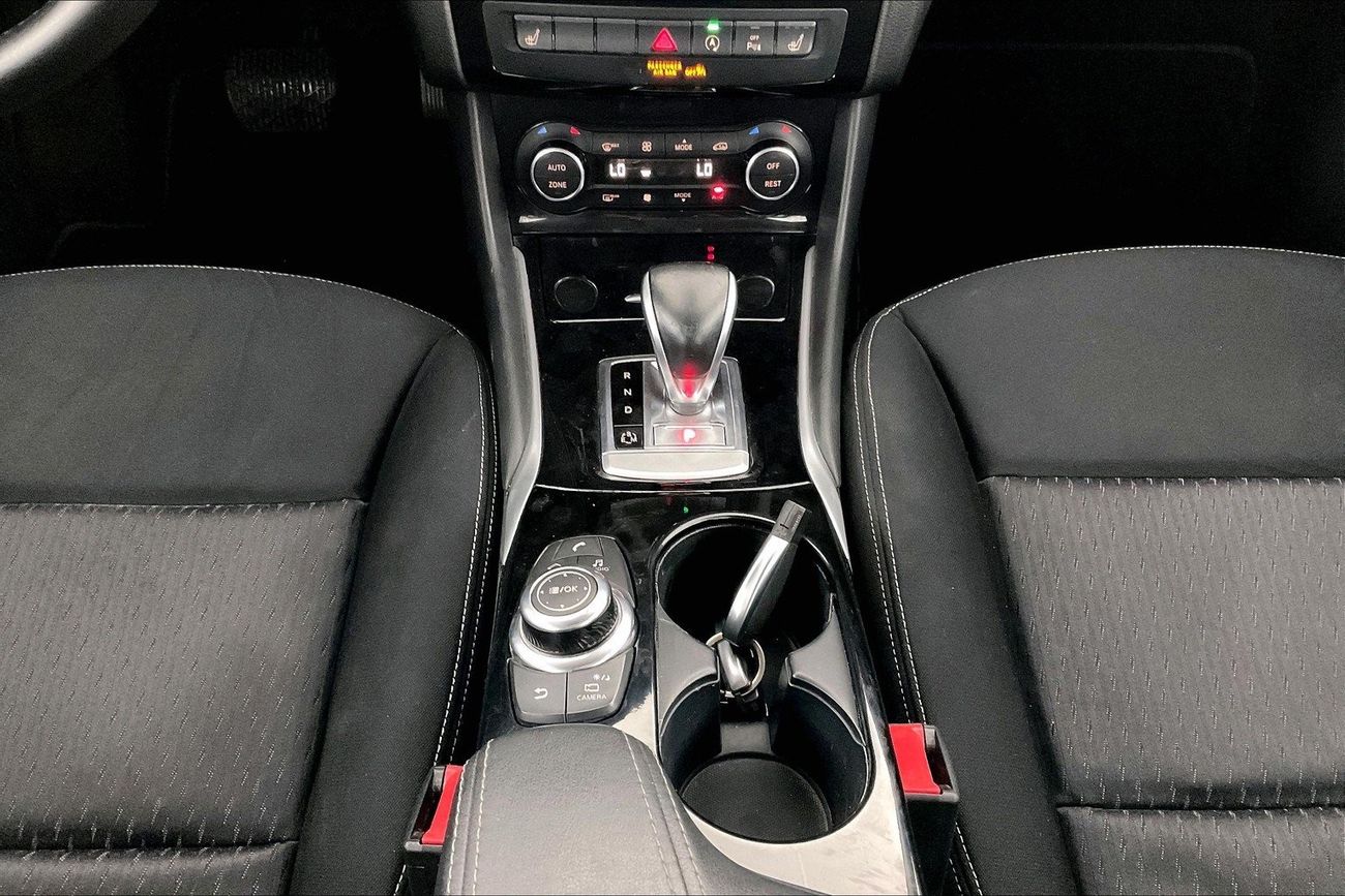 Infiniti QX30 Premium