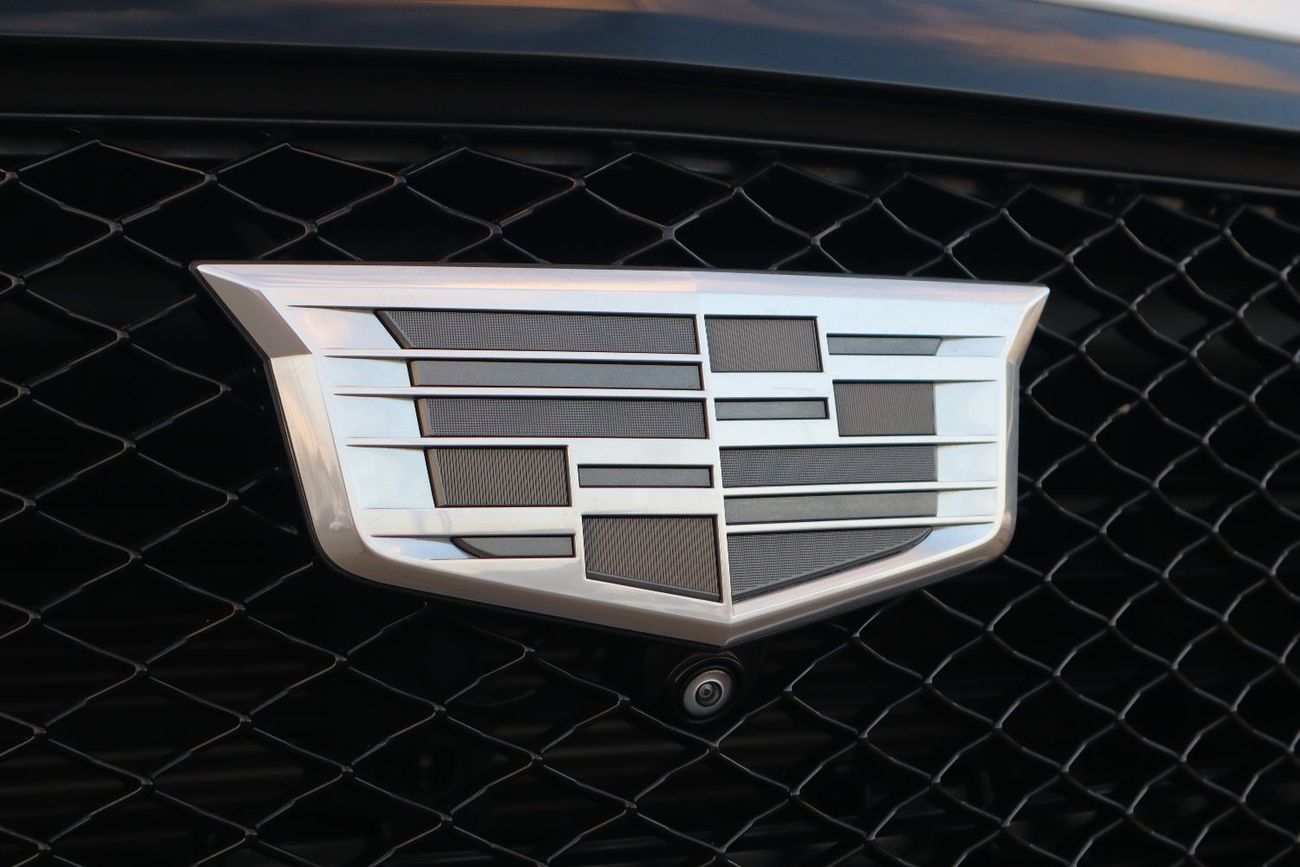 Cadillac Escalade Premium Luxury Platinum 6.2L 4WD