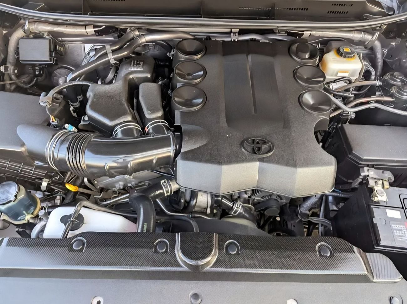 تويوتا برادو TXL LHD 4.0L V6 1GR petrol engine Automatic Gear 4WD 7 Seats 5 Doors