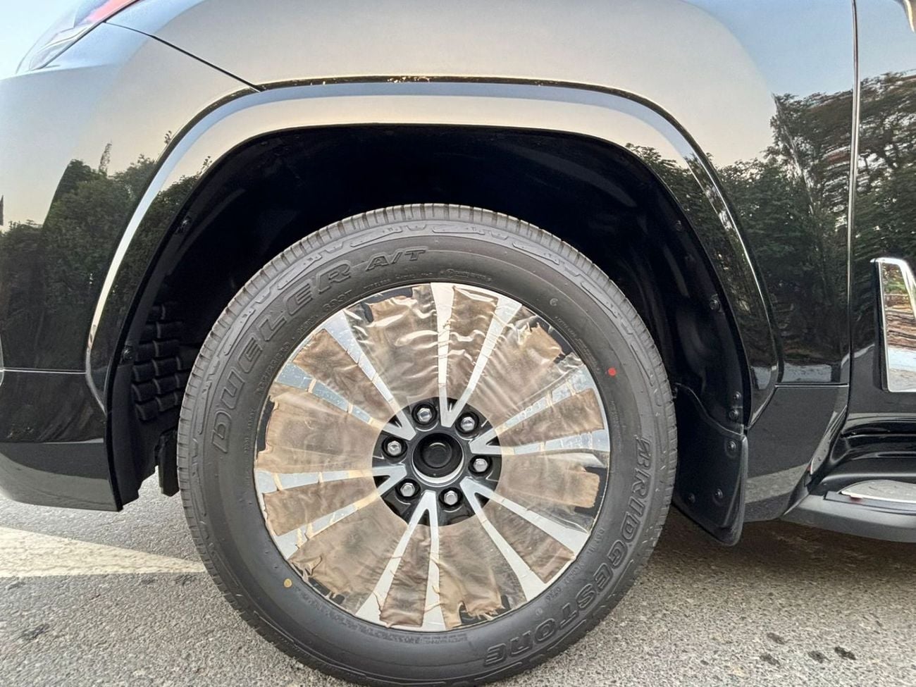 لكزس LX 700h SIGNATURE