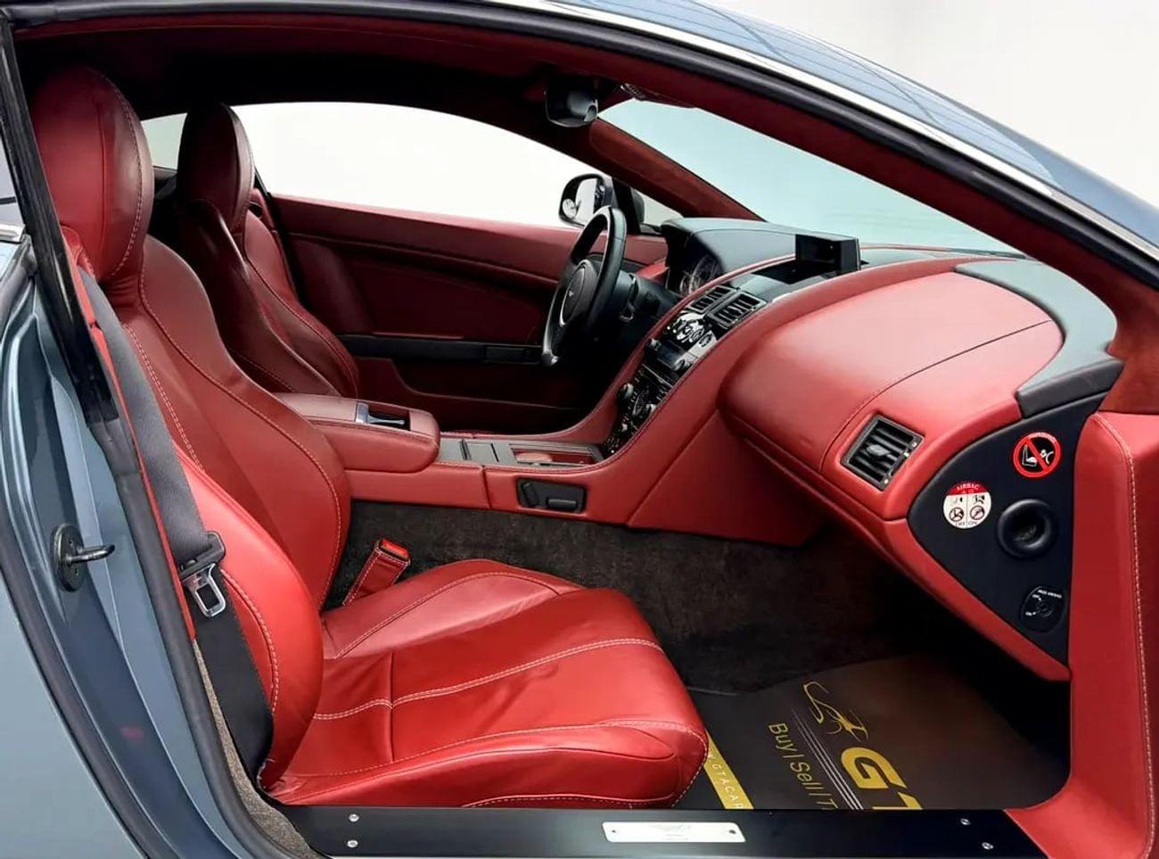 Aston Martin Vantage STANDARD V8, Service History, Fully Loaded, Excellent Condition, GCC